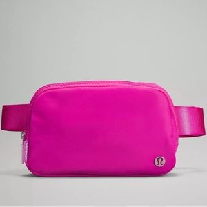 New With Tags Lululemon Everywhere belt bag in Hot Pink
